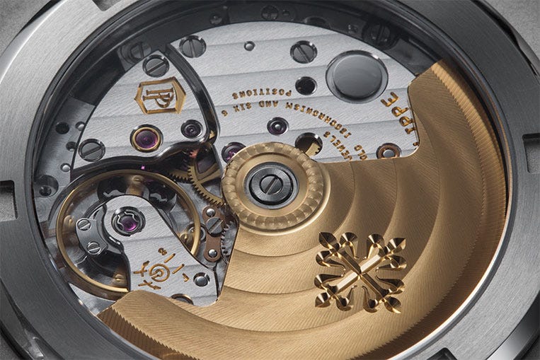 Ou le design plus raffiné de la Patek Philippe?